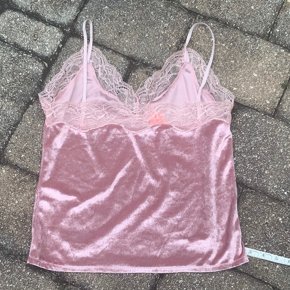 NWT LACE TRIMMED PINK VELVET CAMISOLE TOP, SIZE MEDIUM - Picture 5 of 5